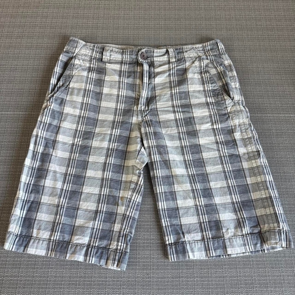 BKE Gray, blue & white Y2K plaid Men's shorts size 36.